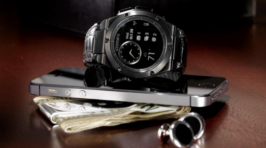 hp-smartwatch-desain-keren-mirip-jam-merek-tagheuer-LsM7B6hfqK